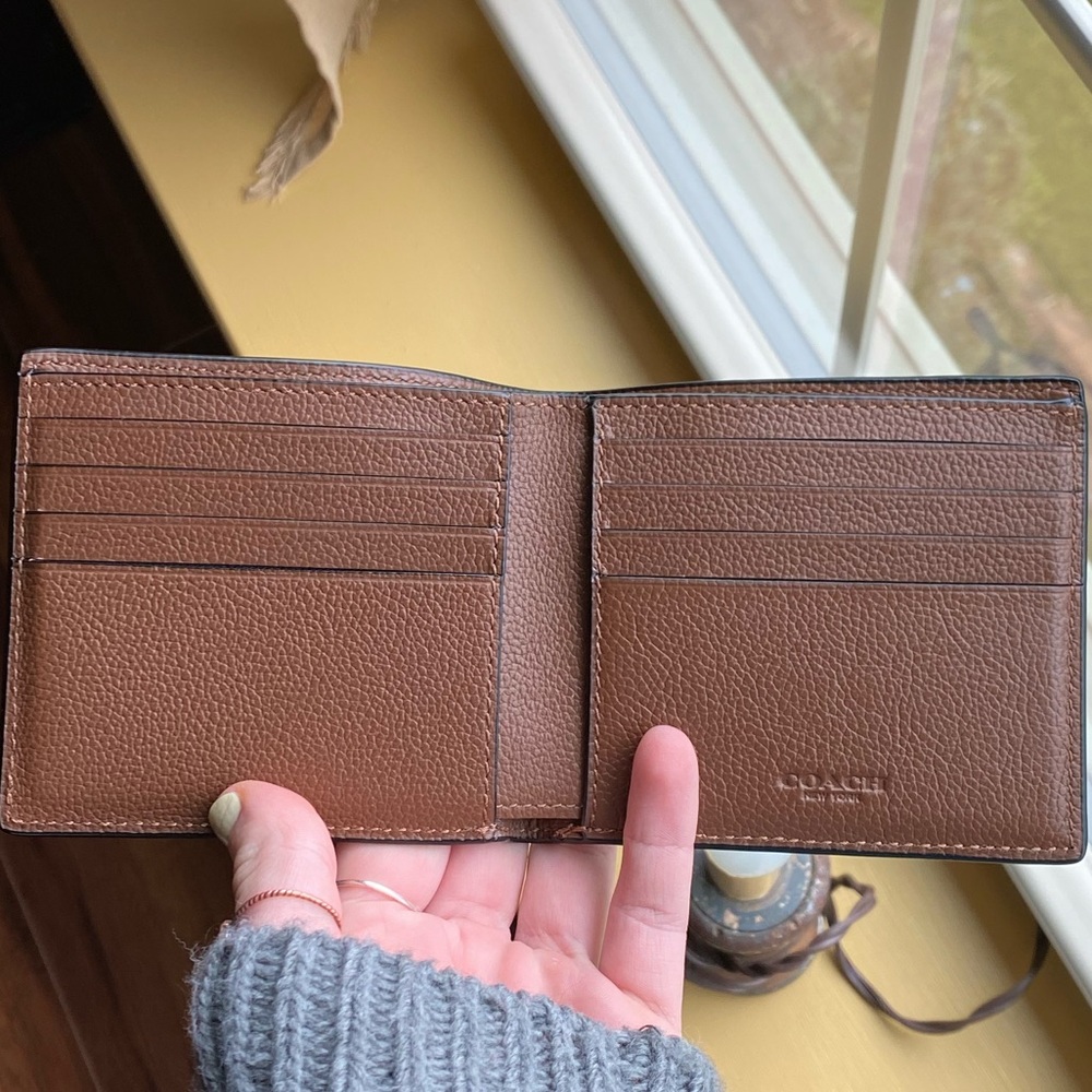 NWOT 😌 Men’s Authentic Coach Bifold Wallet - Picture 2 of 7